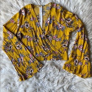 ⭐️3 for 20⭐️ NWOT ROMWE Cropped Blouse